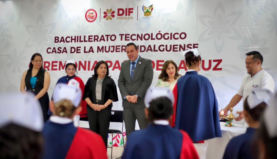 Paso de la Luz marca el inicio de una nueva etapa para estudiantes de Enfermería