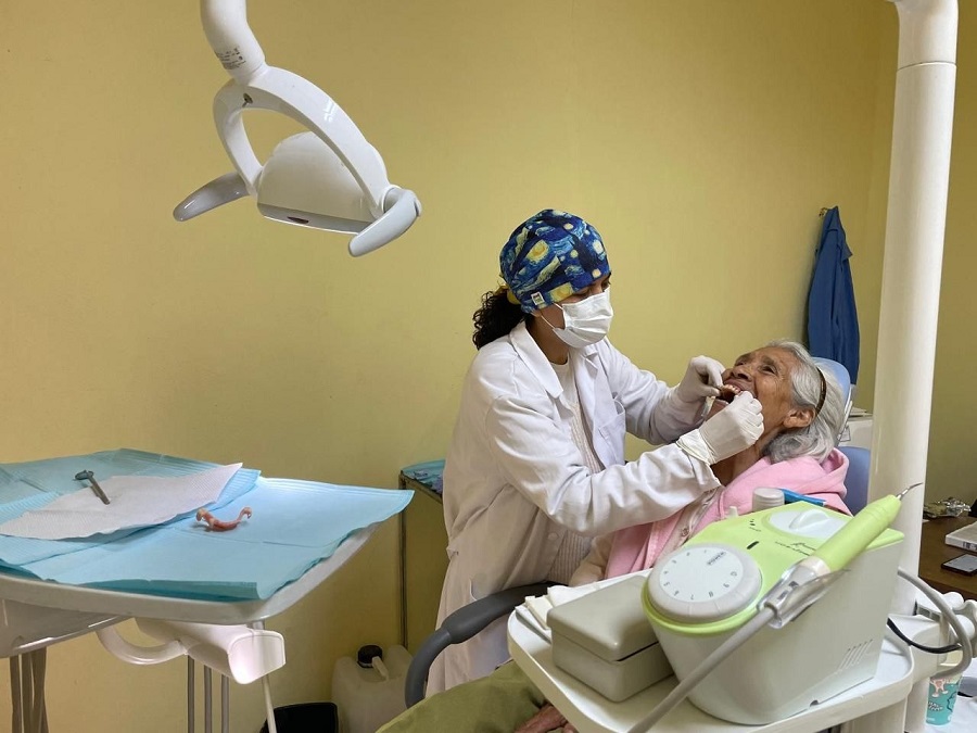 Con 587 Prótesis Dentales Gratuitas, Personas Mayores Recuperan Su Sonrisa