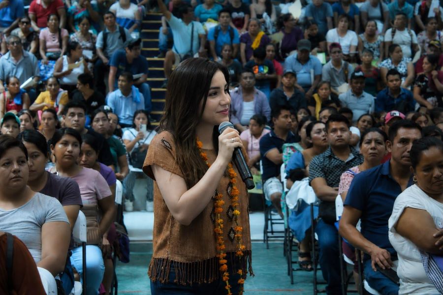 Contraloría Garantiza Entrega Transparente de Apoyos a Más de Mil Familias En Huejutla