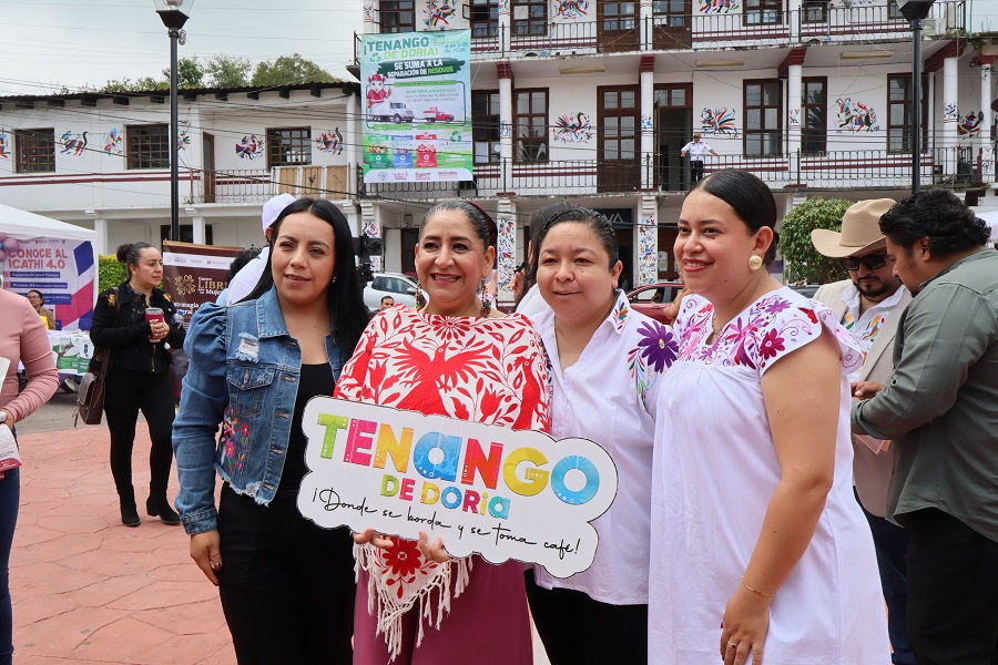 Hidalgo Reconoce a 101 Personas Artesanas Por Obtener Récord en la  Exposición de Bordados y Tejidos Más Grande del Mundo