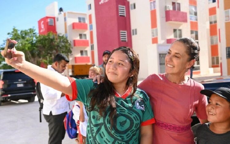 Los Gobiernos Deben Ser Facilitadores Para La Felicidad del Pueblo: Presidenta Claudia Sheinbaum Encabeza Entrega de Vivienda En Cancún, Quintana Roo