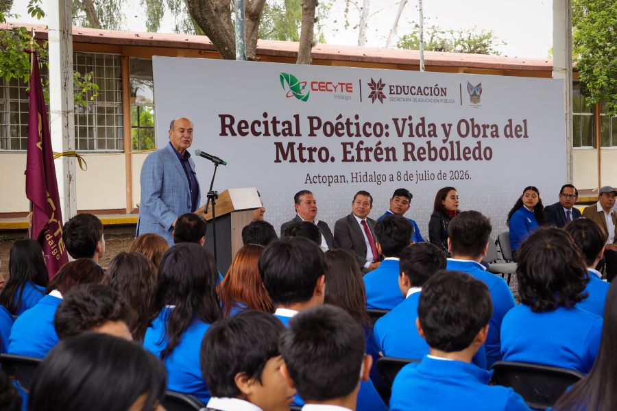 Natividad Castrejón encabeza recital poético en honor a Efrén Rebolledo