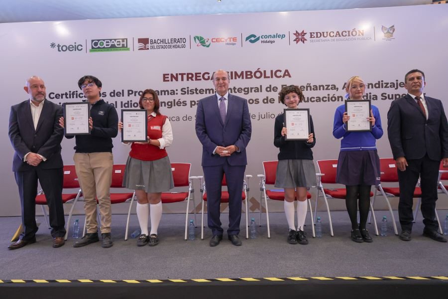 SEPH entrega certificados de inglés a más de 22 mil estudiantes de bachillerato