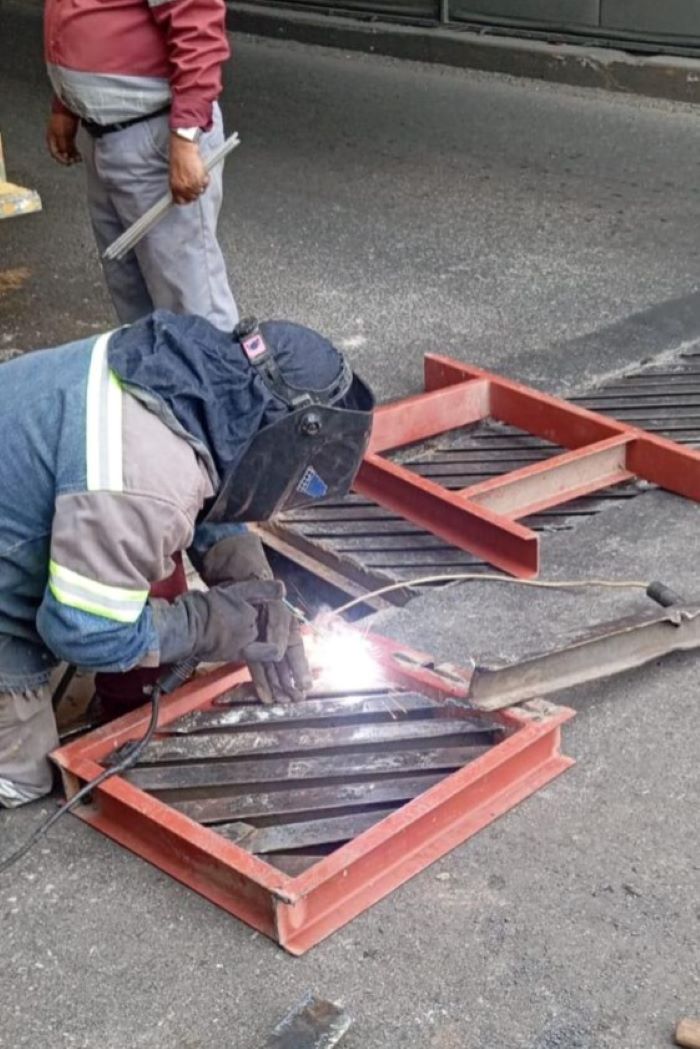 Repararán Autos Dañados Por Rejilla Rota En El Río de Las Avenidas de Pachuca