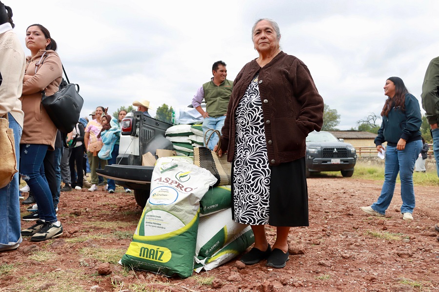 Apoyos por casi 7 millones de pesos fortalecen al campo hidalguense