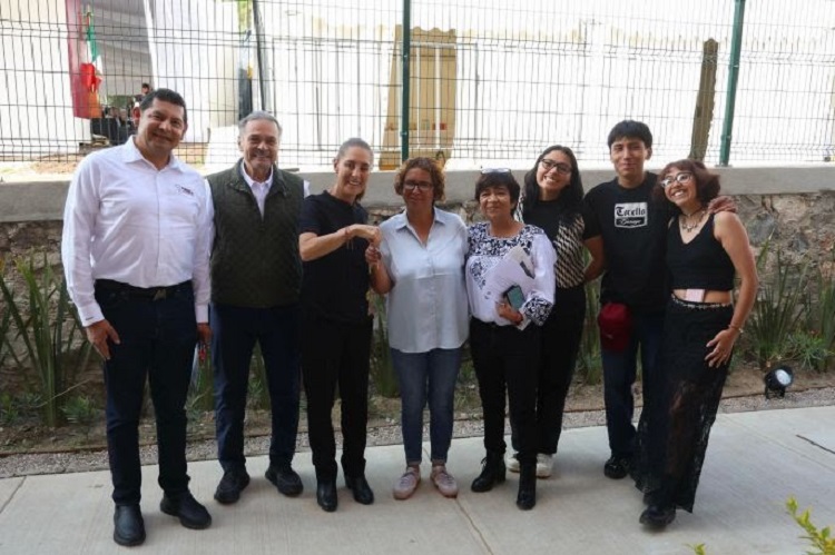 El Programa de Vivienda Beneficiará A 12 Millones de Familias; Es Un Cambio Profundo, Somos Uno Mismo El Pueblo y El Gobierno: Presidenta Claudia Sheinbaum Entrega Vivienda Para El Bienestar en Puebla