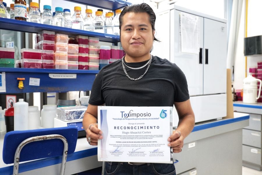 Galardonan a Alumno de la UAEH Por Crear Modelo Matemático de Salud Ambiental