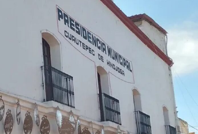 Gobierno de Cuautepec Dio de Baja de la Nómina a Trabajadores y Para Seguir Cobrando Los Obliga a Firmar Convenios de Apoyo Económico.