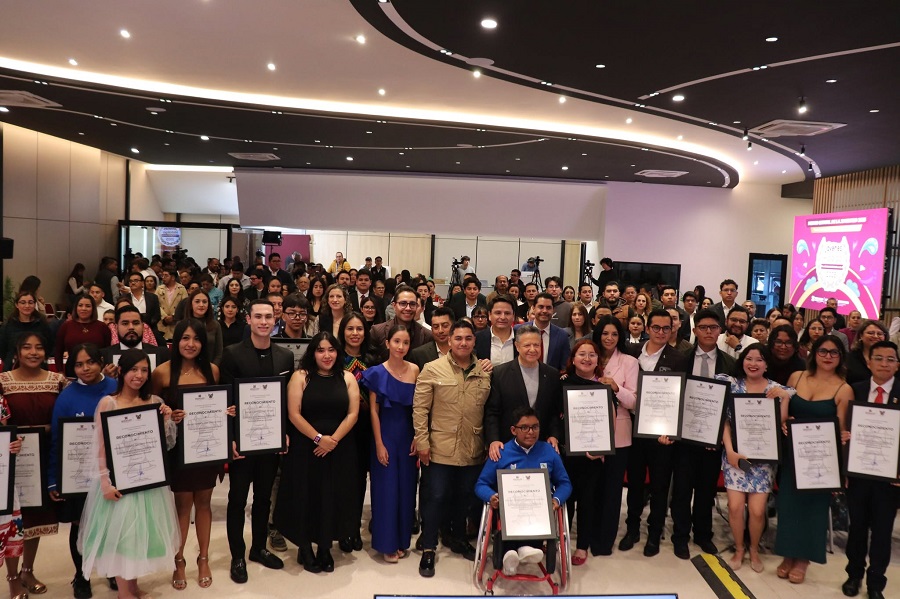 Gobierno de Hidalgo impulsa oportunidades para más de 362 mil jóvenes a través del Inhjuve
