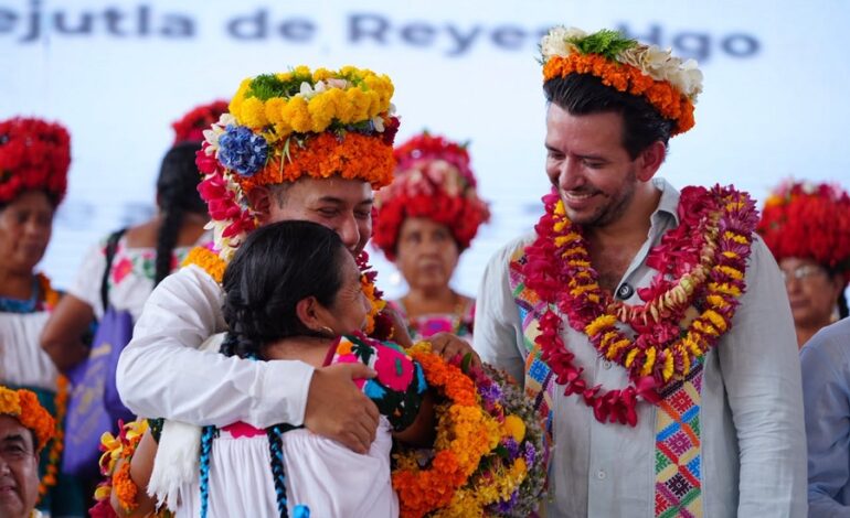 Gobierno de Hidalgo Reconoce Labor de Parteras Tradicionales en el Día Internacional de los Pueblos Indígenas