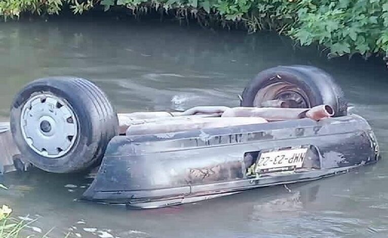 Murió una Mujer Policía, su vehículo Volcó en Aguas Residuales de la localidad de El Horno, en el municipio de Francisco I. Madero.