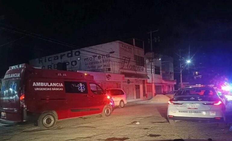 Un Hombre Fue Golpeado Por Varios Sujetos y Luego al Escapar En Dos Vehículos, Una Camioneta Mazda lo Remato Pasando Sobre él, Privándolo de la Vida.