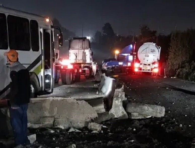 Este Sábado Choque en la Tula-Jorobas Provoco Cierre Total de la Vía