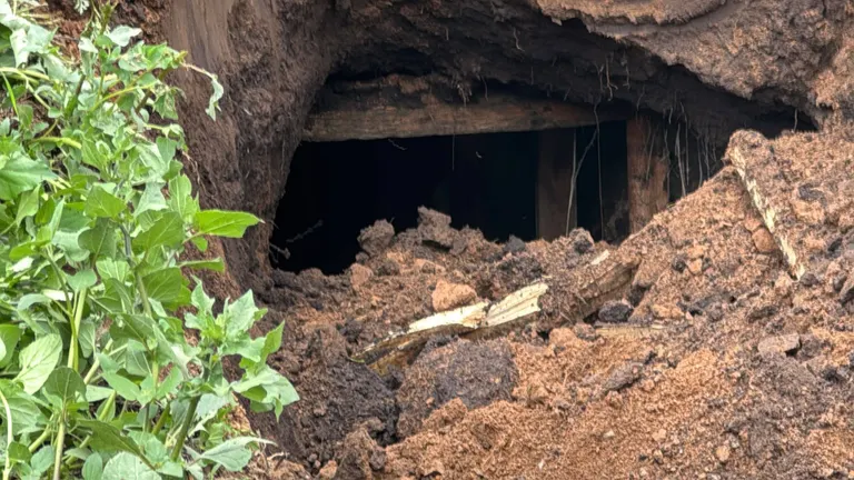 FGR, PEMEX y PC Municipal Destruyen Un Huachitunel en la Zona del Bulevar Santa Catarina, a la Altura de la Loma en Pachuca
