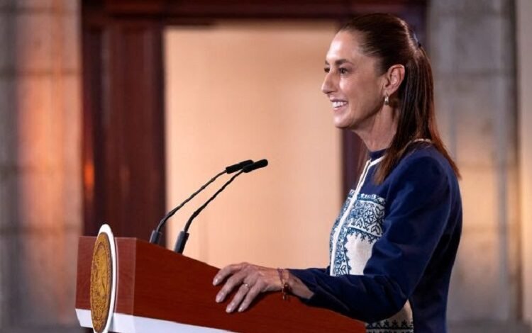 La Jefa del Ejecutivo Federal señaló que se estima la generación de alrededor de 2.4 millones de empleos asociados a las 667 mil viviendas distribuidas en 766 proyectos que se tienen contratadas a la fecha