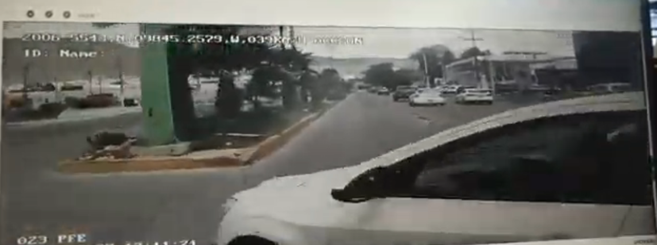 Percance en el que se vio involucrada una unidad del transporte metropolitano, sobre el bulevar Felipe Ángeles.