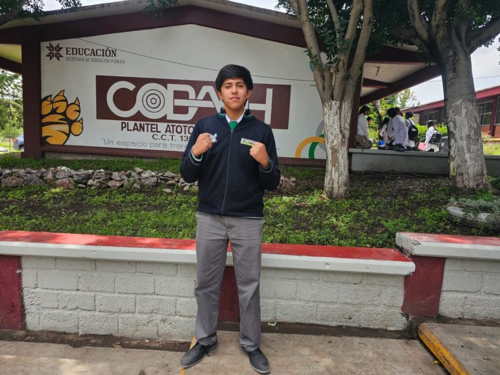 Alumno de Cobaeh Obtiene Plata en Campeonato Panamericano de Artes Marciales Mixtas