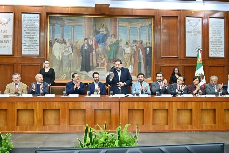 Constituyen el Parlamento Metropolitano del Valle de México.