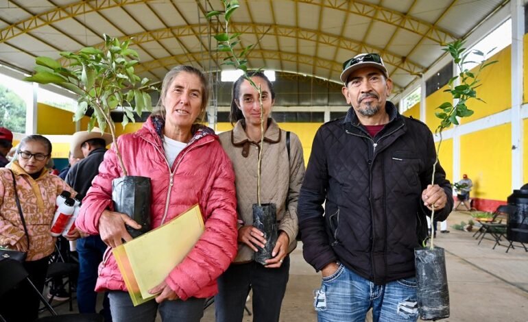 SADERH Entregó Apoyos a Productores en Eloxochitlán