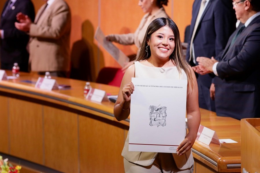 Entrega la UAEH Títulos Profesionales a 226 Egresados de Diversas Licenciaturas
