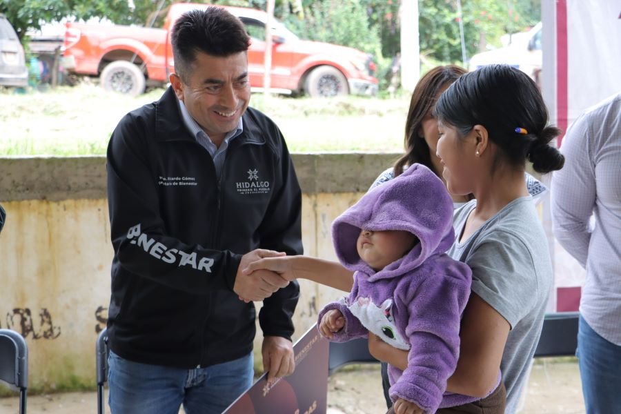 Entrega Gobierno del estado   tarjetas de los programas “Madres Trabajadoras” y “Bienestar y Desarrollo a comunidades de la Huasteca y la sierra