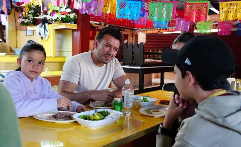 Miguel Tello visita mercado Benito Juárez de Pachuca