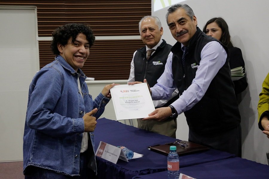 Reconoce UAEH la participación universitaria en la campaña Garzas por el Planeta
