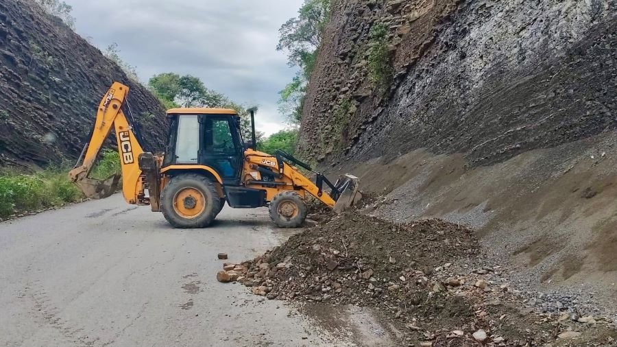 Acciones realizadas en las últimas horas para habilitar caminos y carreteras.