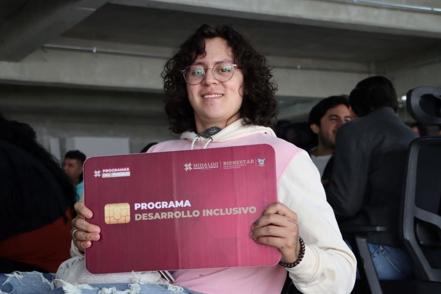 Sebiso entrega tarjetas de apoyo inclusivo en Hidalgo