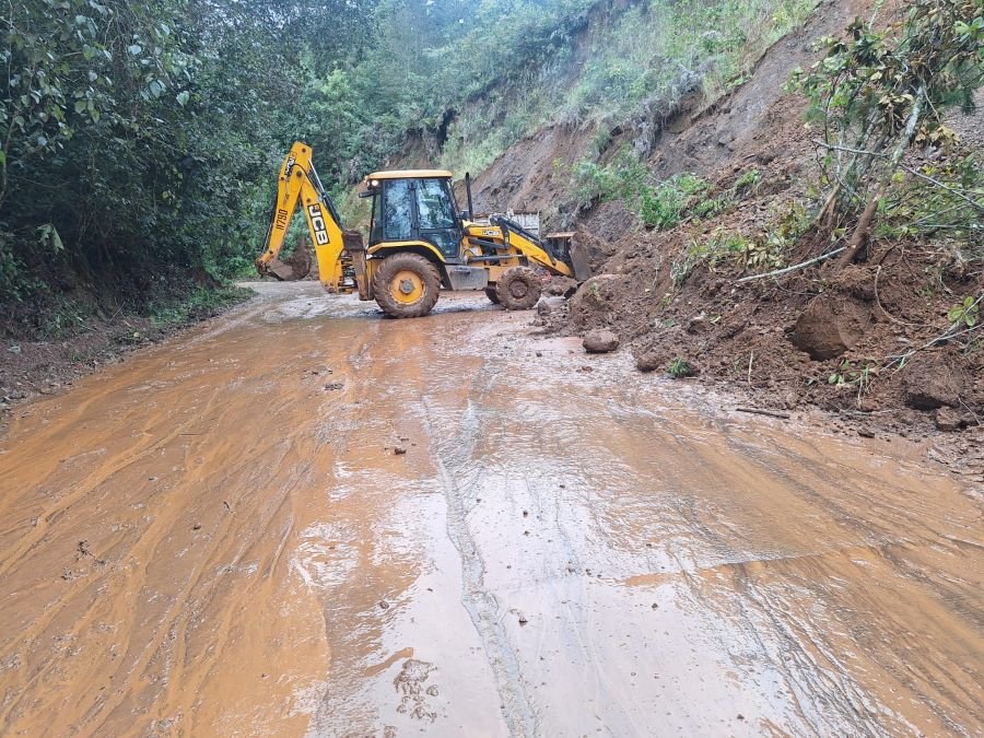 Trabajos Permanentes Para la Habilitación de Caminos y Carreteras Afectados por las Recientes Lluvias